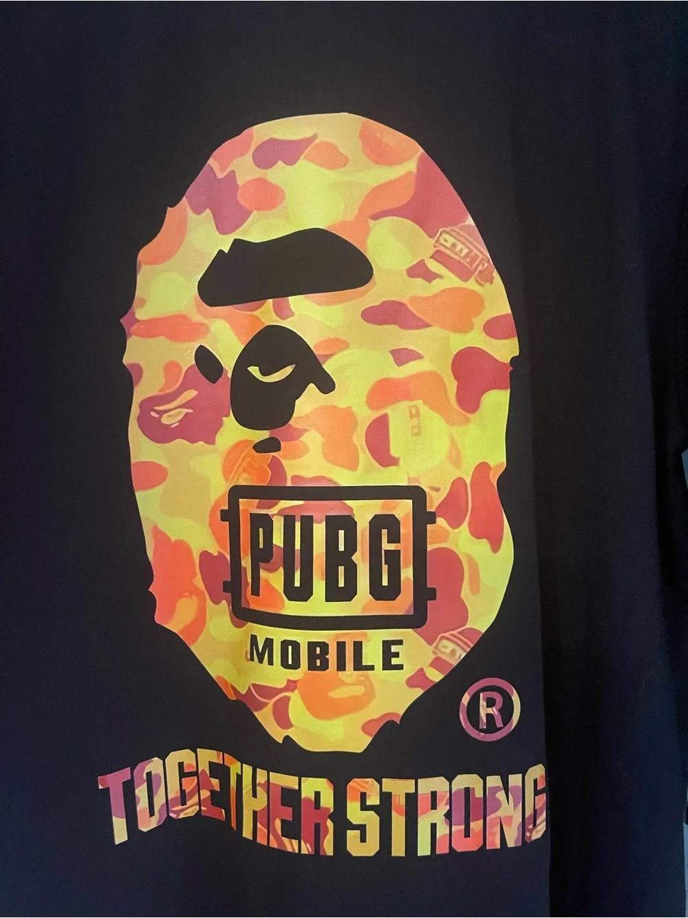 Mens Graphic Design Tee Size M.